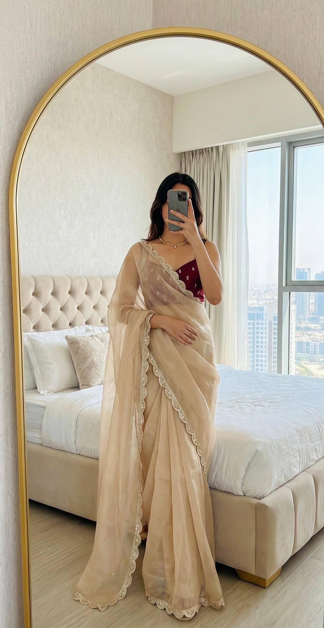 Women's Crunchy Saree with Lace Border & Iconic Silk Blouse