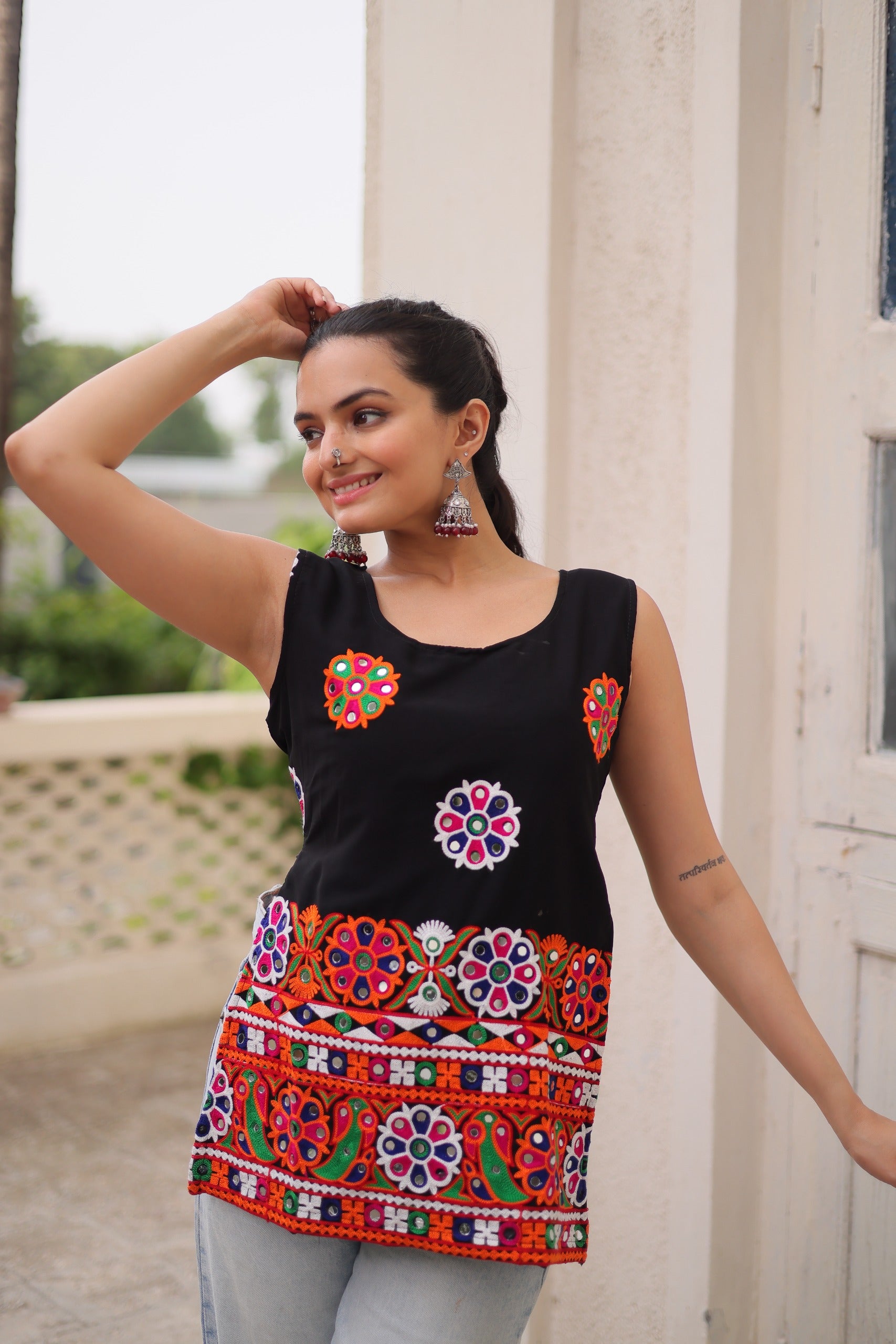 Women’s Georgette Kutchi Gamthi Embroidered Sleeveless Top SurMira Fashion