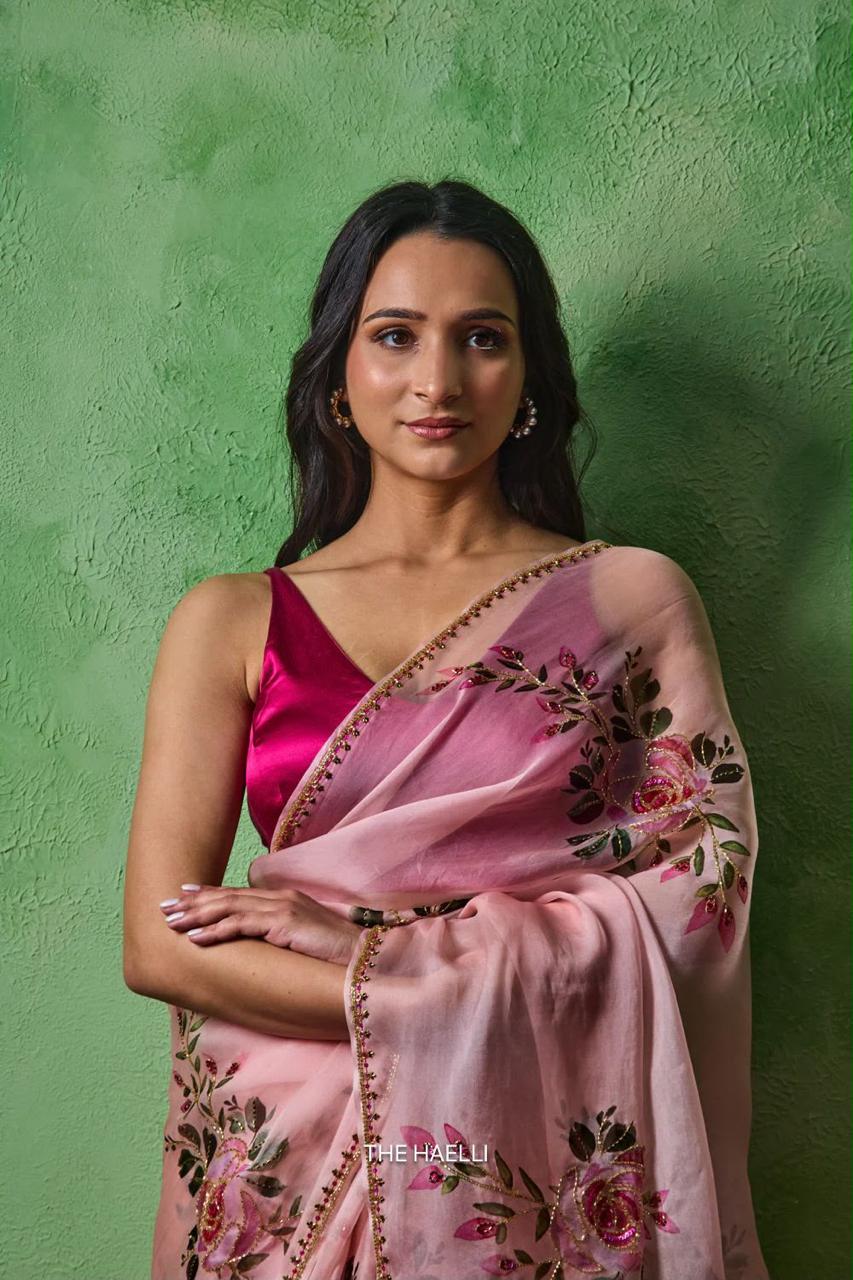Women’s Soft Tabby Saree with Floral & Sparrow Print, Khatali Handwork & Cutdana Work SurMira Fashion
