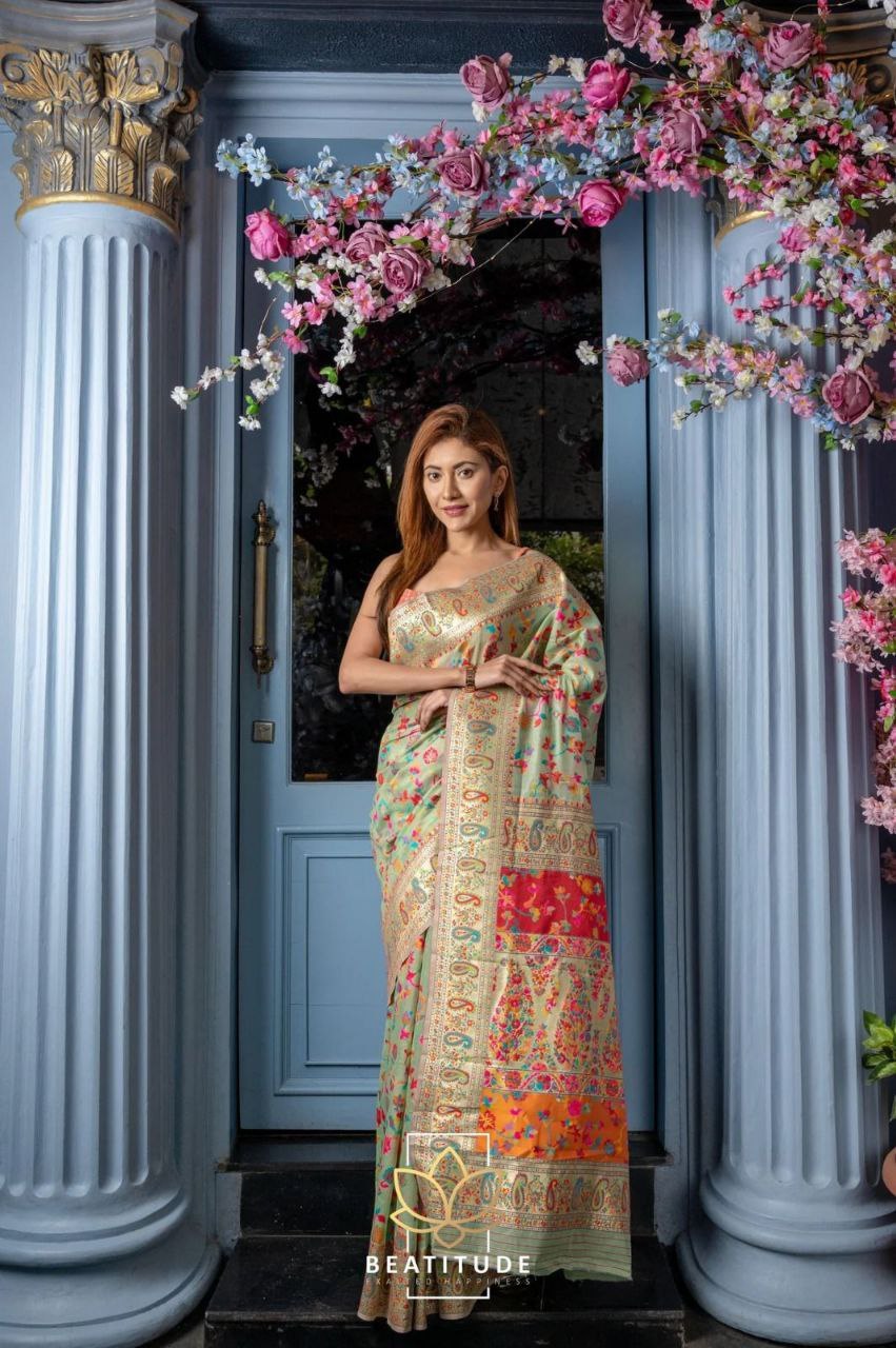 Women's Banarasi Soft Silk Saree with Exclusive Jacquard Border Blouse