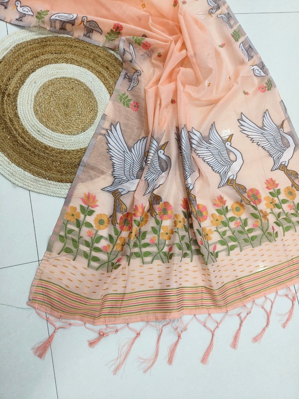 Women’s Soft Linen Slub Jacquard Saree with Rich Pallu & Zari Weave Border