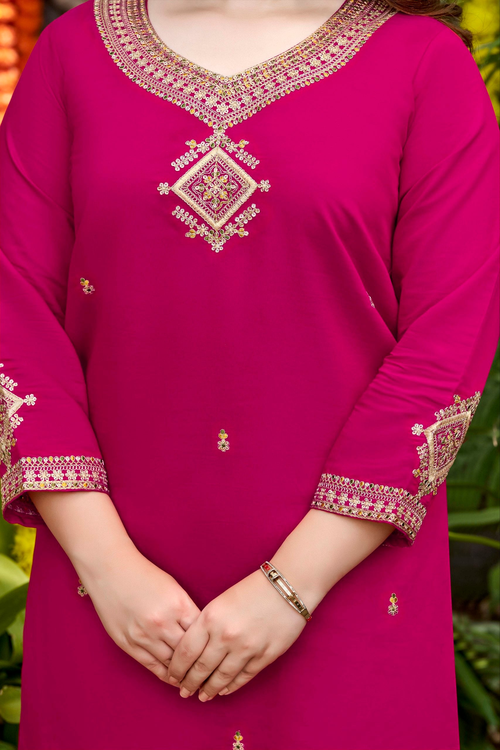 Women’s Pure Viscose Chanderi Embroidered Kurti Pant Set with Premium Chanderi Dupatta